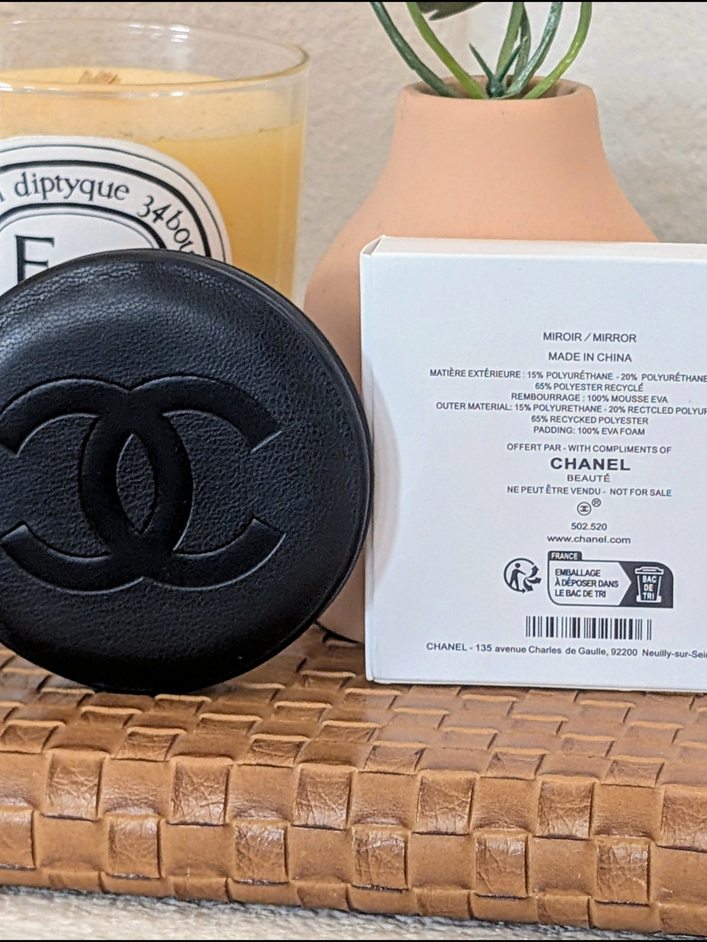 CHANEL Authentic Black Compact Mirror with Iconic CC Logo GWP - Picture 5 of 5